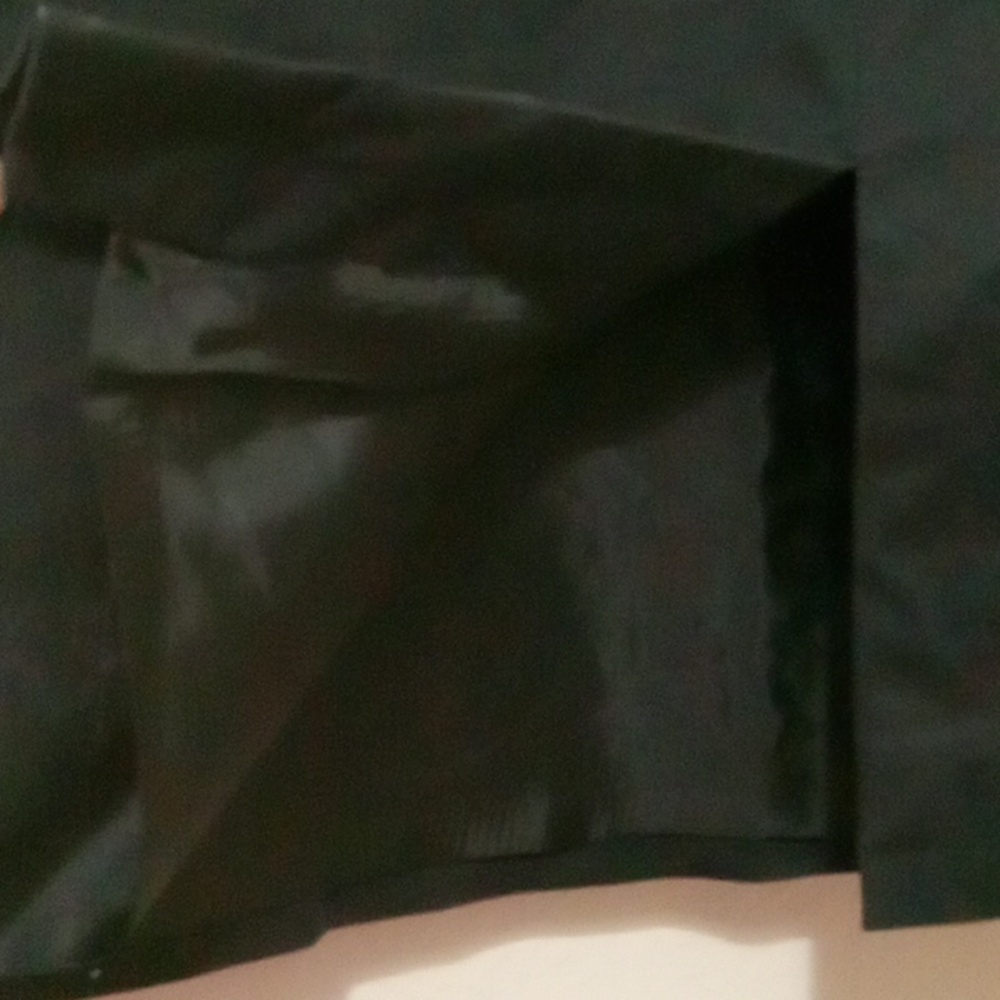 Classic Black Women's Skirt - Picture 4 of 4